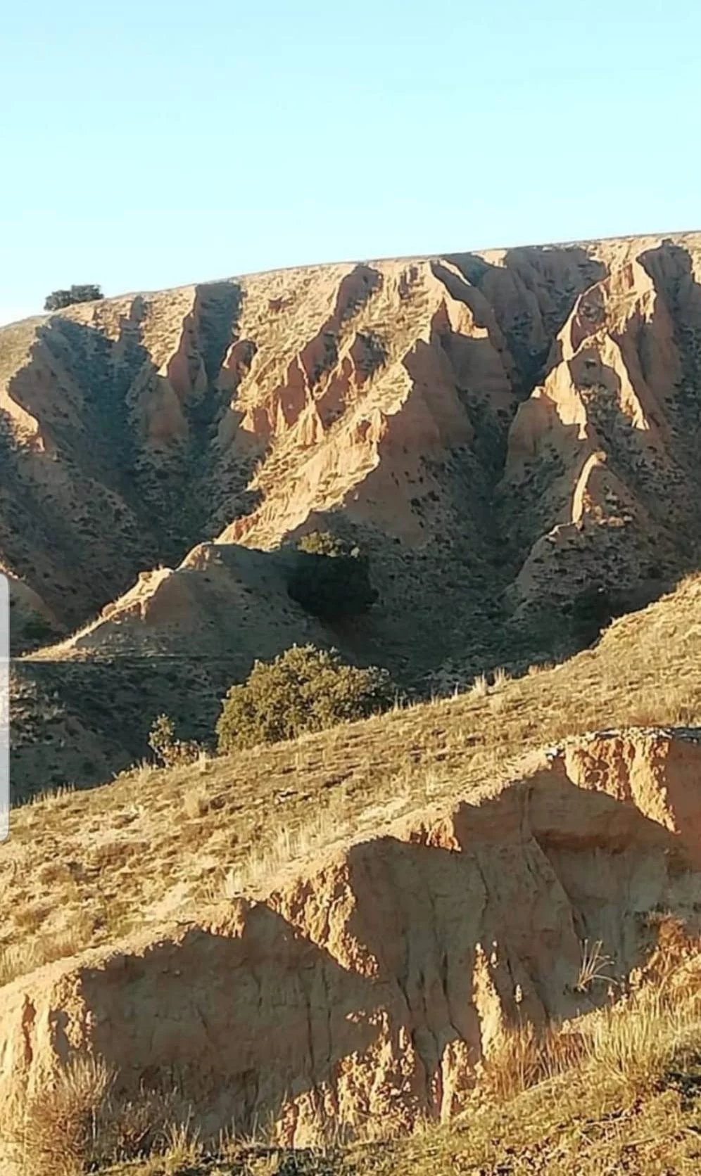 Cárcavas y barrancos cerca de Maello, paisaje natural de Ávila